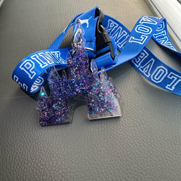 Lanyard with Disney castle - Picture 4 of 4